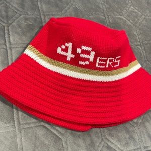 Woven bucket hat